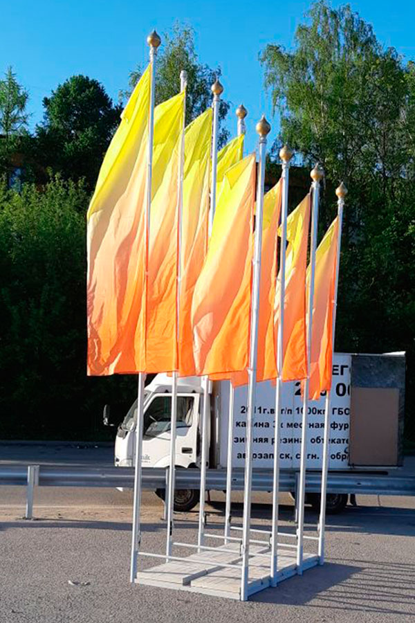 Флаговые конструкции для праздничного оформления