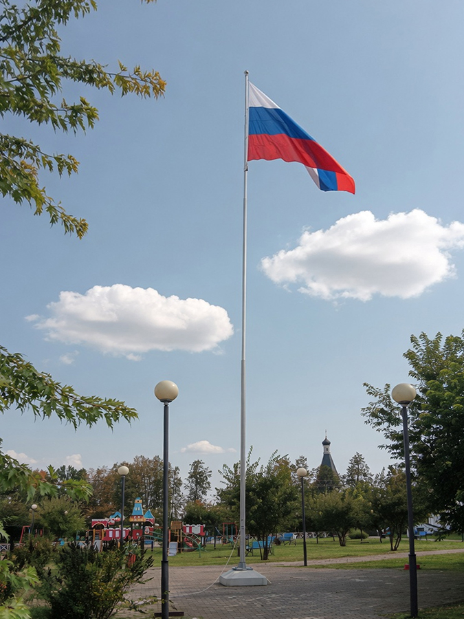 Флагшток уличный из алюминия с основанием бетонный блок Флагшток уличный из алюминия с основанием бетонный блок