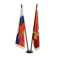 Флаг - знамя России и Москвы вышитые на напольной подставке