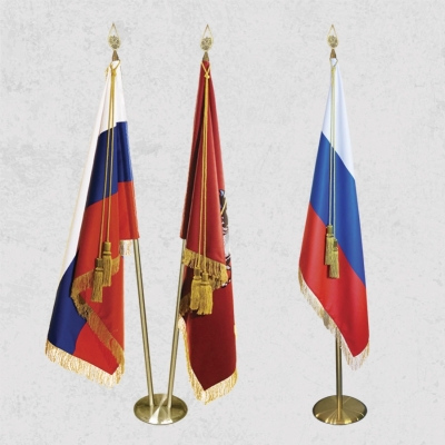 Флаги России и регионов на напольной подставке Флаги России и регионов на напольной подставке
